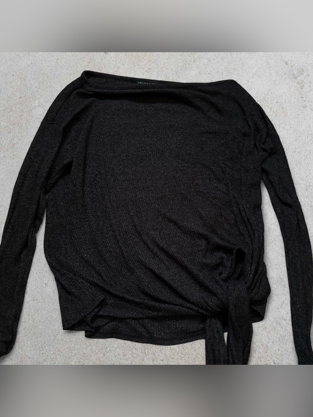 Harlowe & Graham Black Long-Sleeve Tie-Hem Top